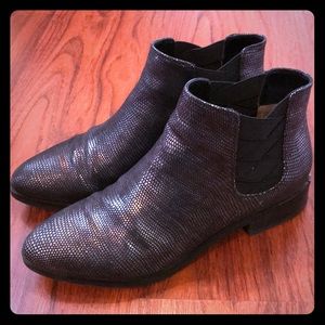 Natutalizer snake skin pattern booties